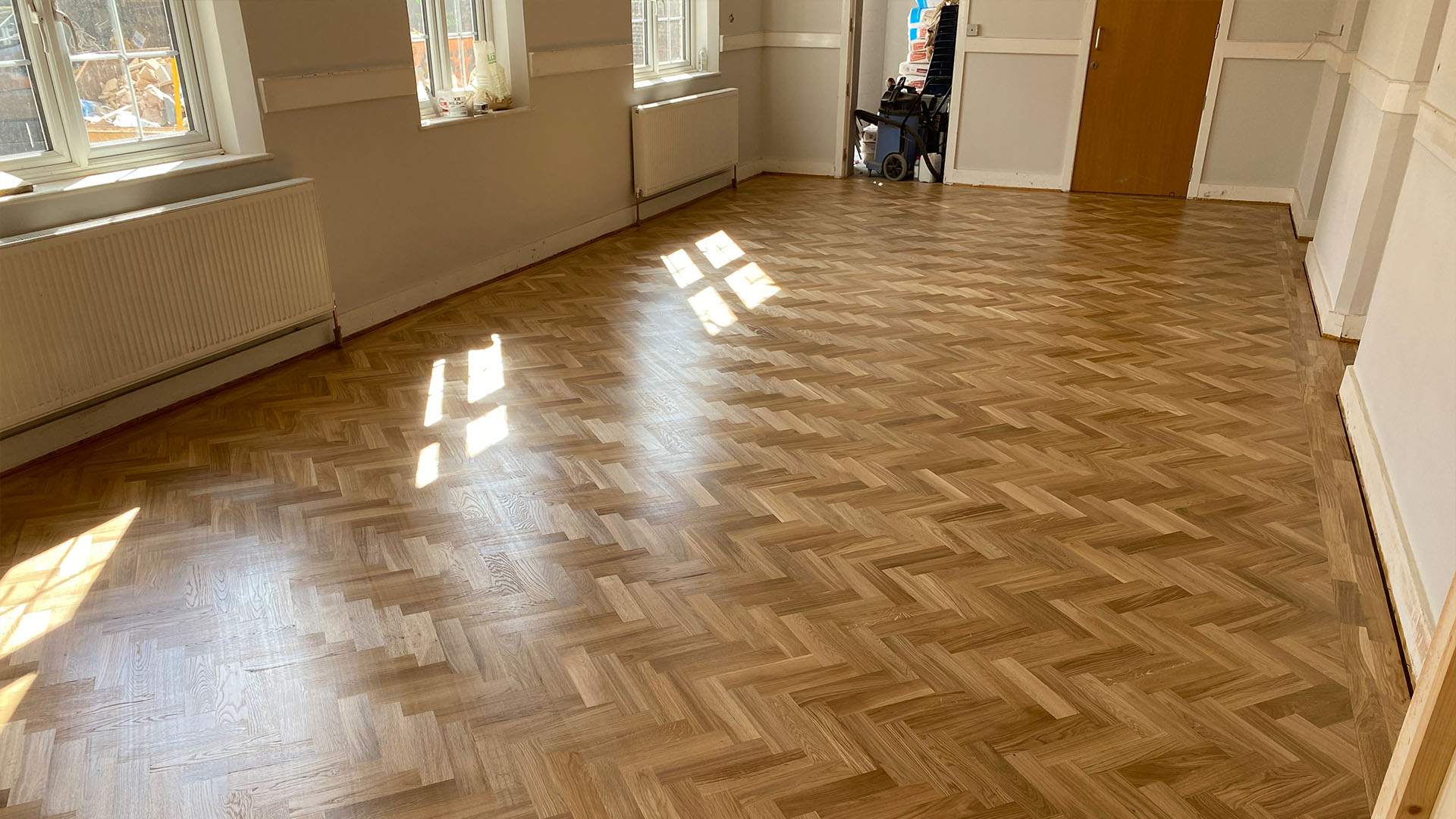 How Floor Transformers Restores and Refinishes Wooden Floors